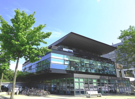 Vue sur le bâtiment du Centre Européen de la Consommation