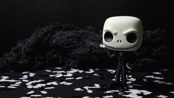 figurine de monsieur Jack sur fond noir